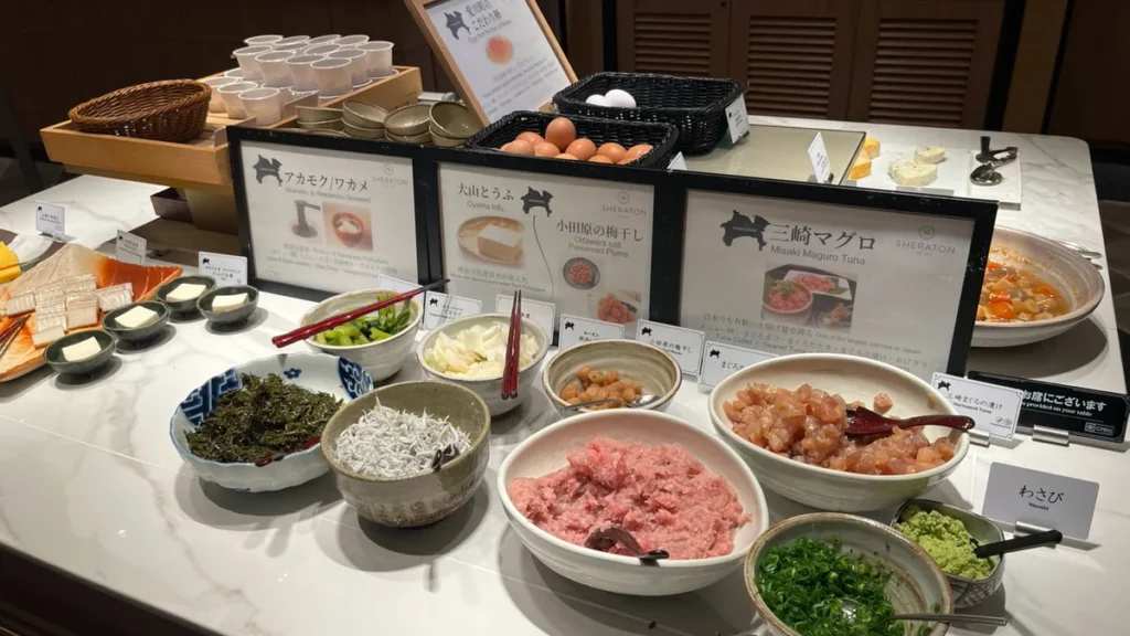 横浜ベイシェラトンのコンパス朝食に並ぶ神奈川県産食材の料理