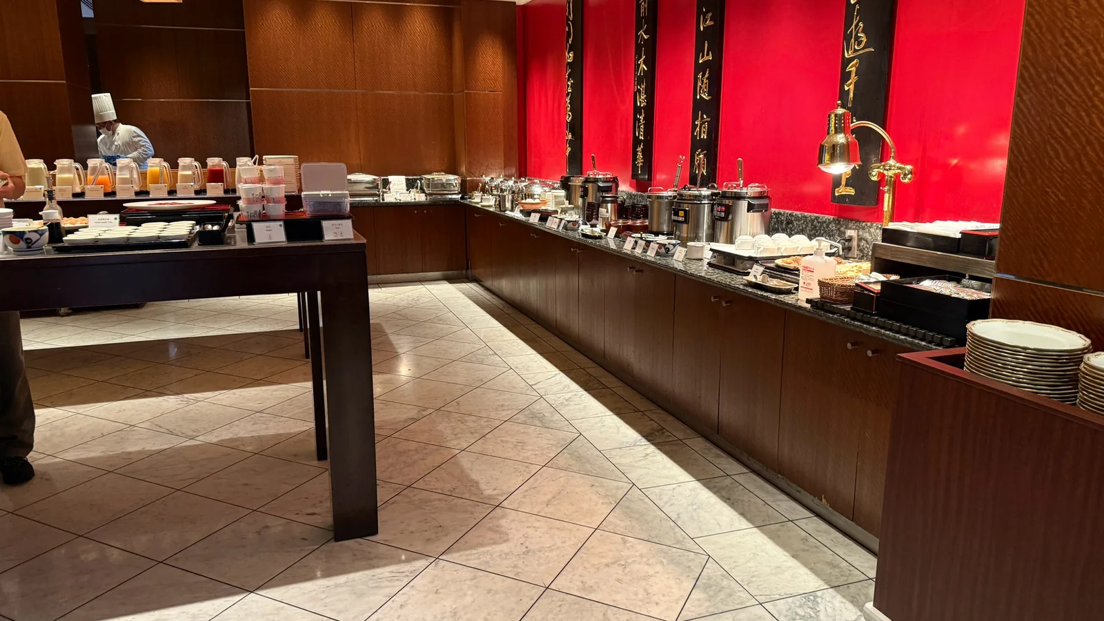 中国料理 四川の店内に並ぶ朝食ビュッフェ